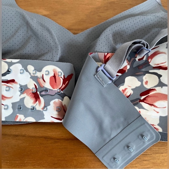 KNIX Padded Thin Strap V Neck Winter Gardenia Floral Pattern Size 3 - Picture 2 of 6